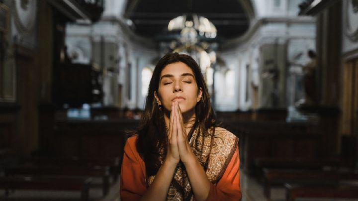 La oración a la Divina Providencia que hay que rezar cada principio de mes para que no falte nada