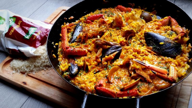 Paella valenciana, el clsico ideal para salir de apuros en tus reuniones familiares