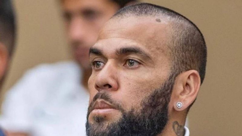 El nuevo movimiento con el que Dani Alves impacta desde prisión