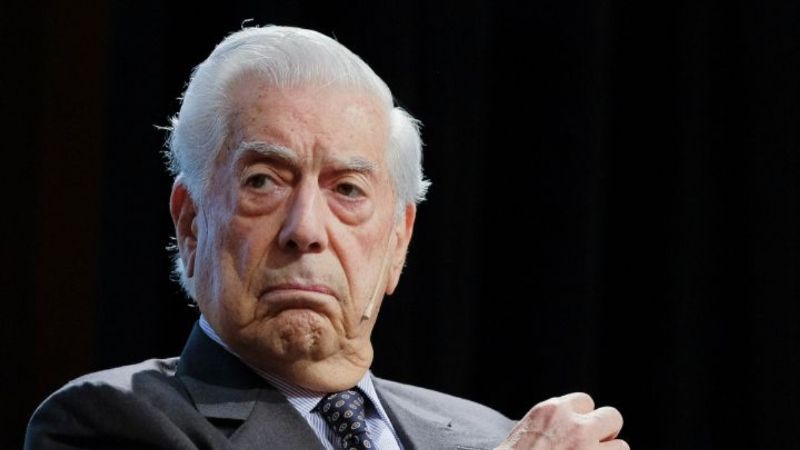 El nuevo enemigo de Mario Vargas Llosa está más cerca de defender a Patricia que a Isabel Preysler