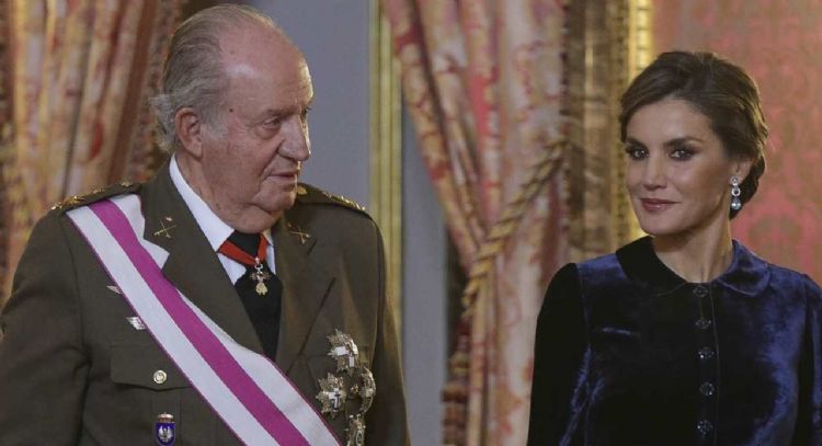 Lo que el Rey Juan Carlos dice sobre Letizia en los pasillos de Zarzuela