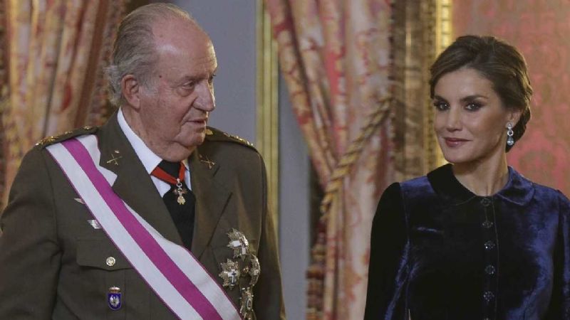 Lo que el Rey Juan Carlos dice sobre Letizia en los pasillos de Zarzuela