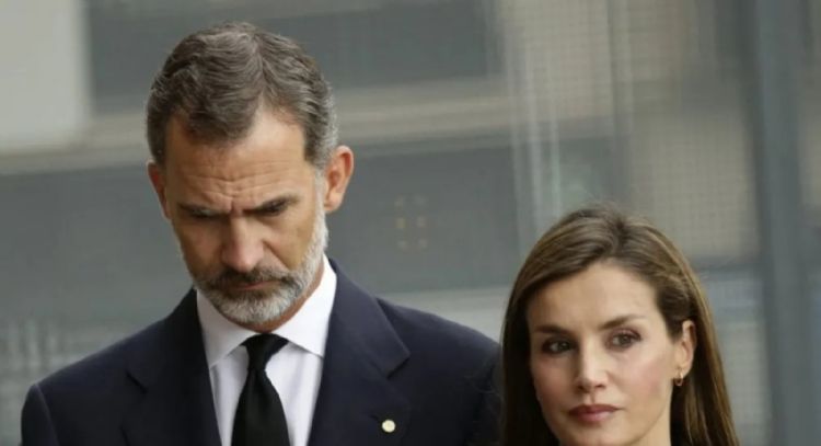 El Rey Felipe y la Reina Letizia ya no pueden disimular más, una persona pone en jaque su matrimonio
