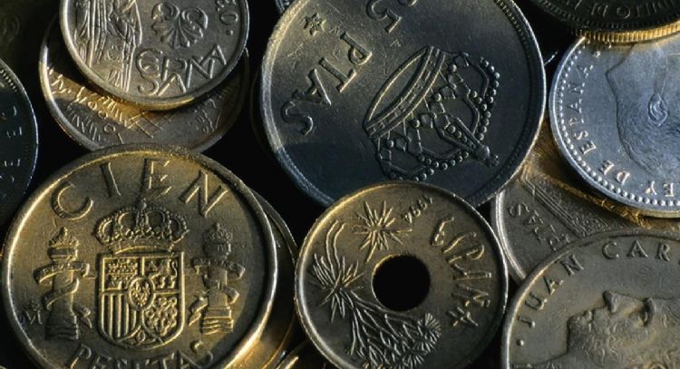 Si tienes en tu poder estas monedas de 100 pesetas, podrás tomarte más de un año sabático