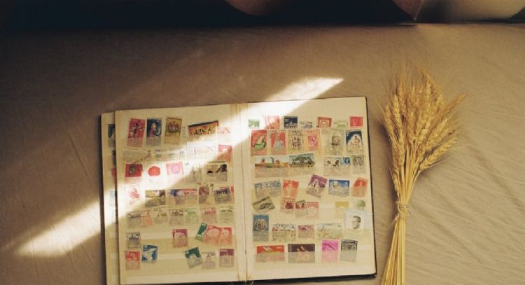 Los 4 sellos postales por los que pueden ofrecerte cerca de 1 millón de dólares