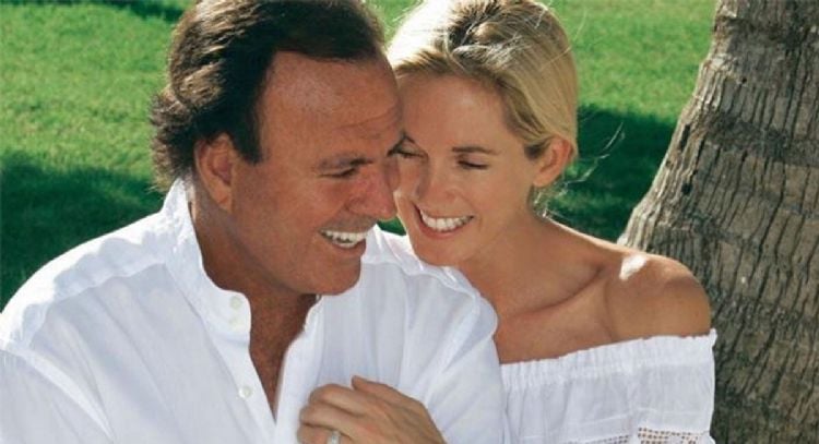 El vestido de novia de Miranda Rijnsburger el día que se casó en secreto con Julio Iglesias